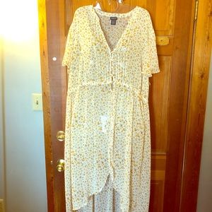 Plus size. Torrid size 4 high/low overpiece